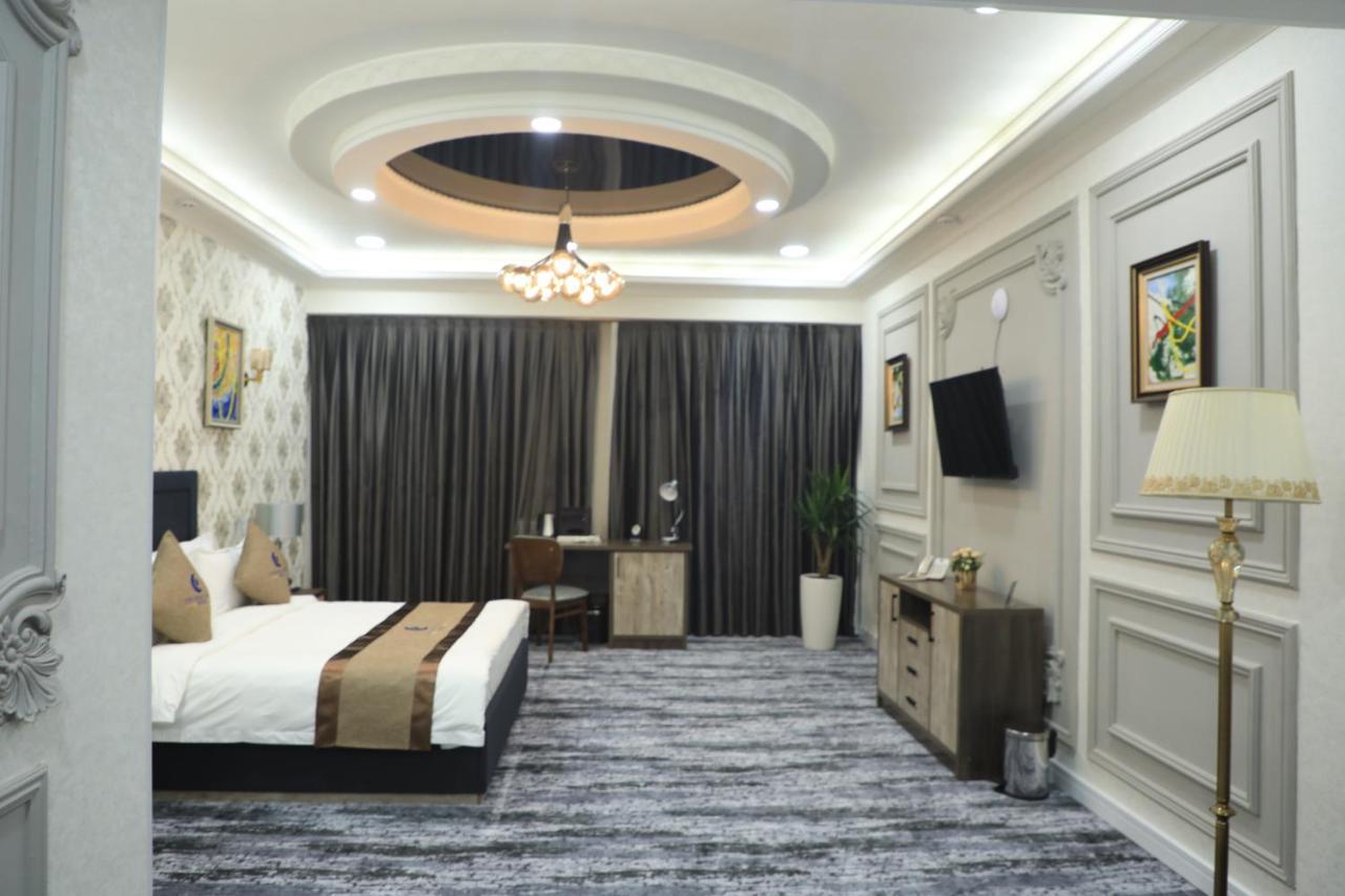 Tinchlik Plaza Hotel Navoi Kültér fotó