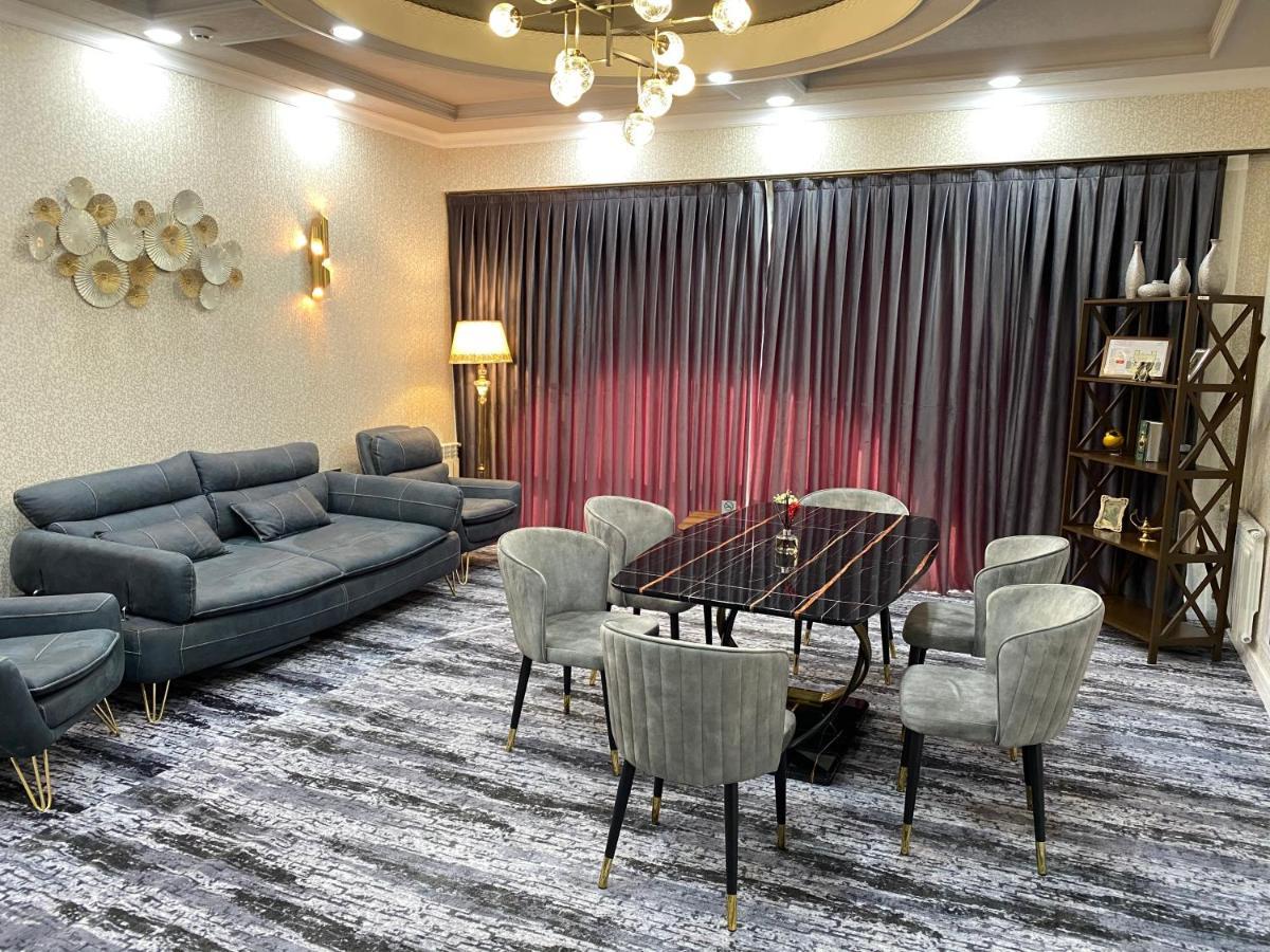 Tinchlik Plaza Hotel Navoi Kültér fotó