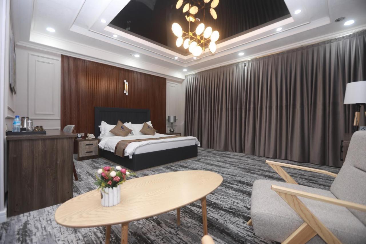Tinchlik Plaza Hotel Navoi Kültér fotó