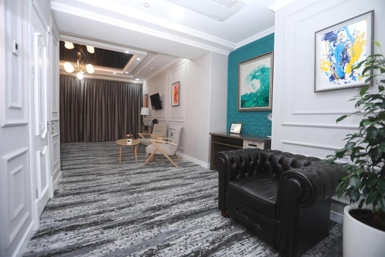 Tinchlik Plaza Hotel Navoi Kültér fotó