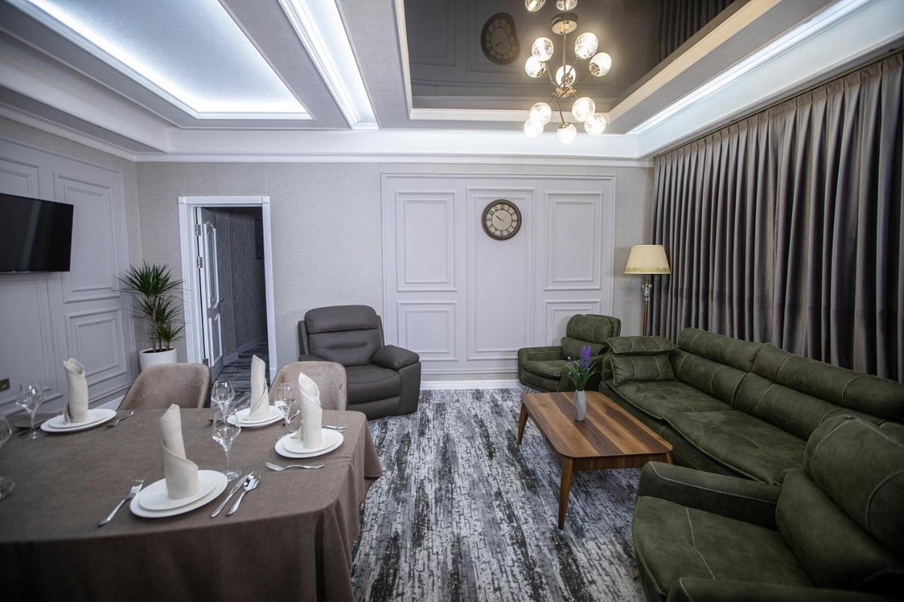 Tinchlik Plaza Hotel Navoi Kültér fotó