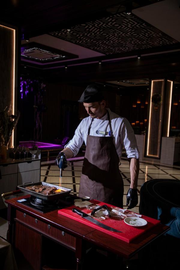 Tinchlik Plaza Hotel Navoi Kültér fotó