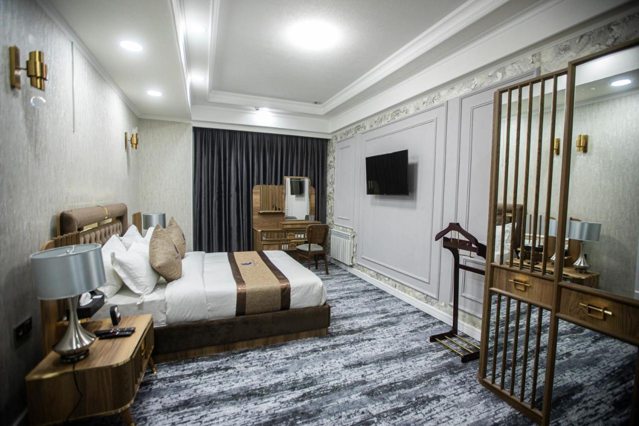 Tinchlik Plaza Hotel Navoi Kültér fotó